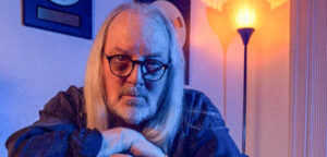 “Paguei milhões de dólares para tirar Axl Rose da minha vida”, diz Alan Niven, ex-empresário do Guns N’ Roses