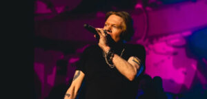 Guns N’ Roses se apresenta em Kaunas com estreia de cover do Black Sabbath e retornos ao setlist